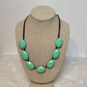 J.CREW - Seafoam Green Stone mini statement necklace. Size: 19” to 22”